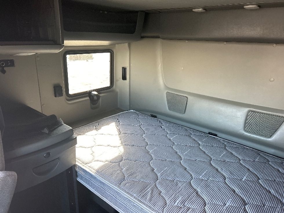 Sleeper Tractor-Heavy Duty Tractors-International-2022-LT625-Indianapolis-IN-436,366\n\t\tmiles-$ 61,000 - Image 19