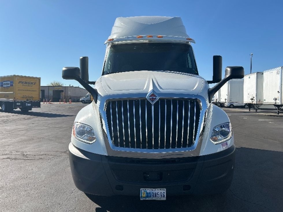2022 International LT625 LT photo 2