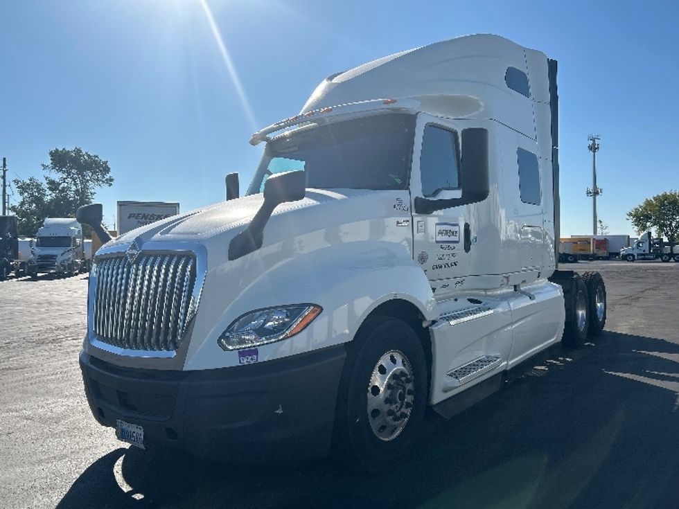 2022 International LT625 LT photo 3