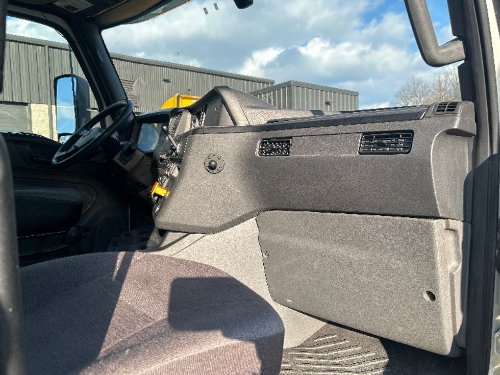 Sleeper Tractor-Heavy Duty Tractors-International-2022-LT625-Jessup-PA-482,733\n\t\tmiles-$ 52,000 - Image 14
