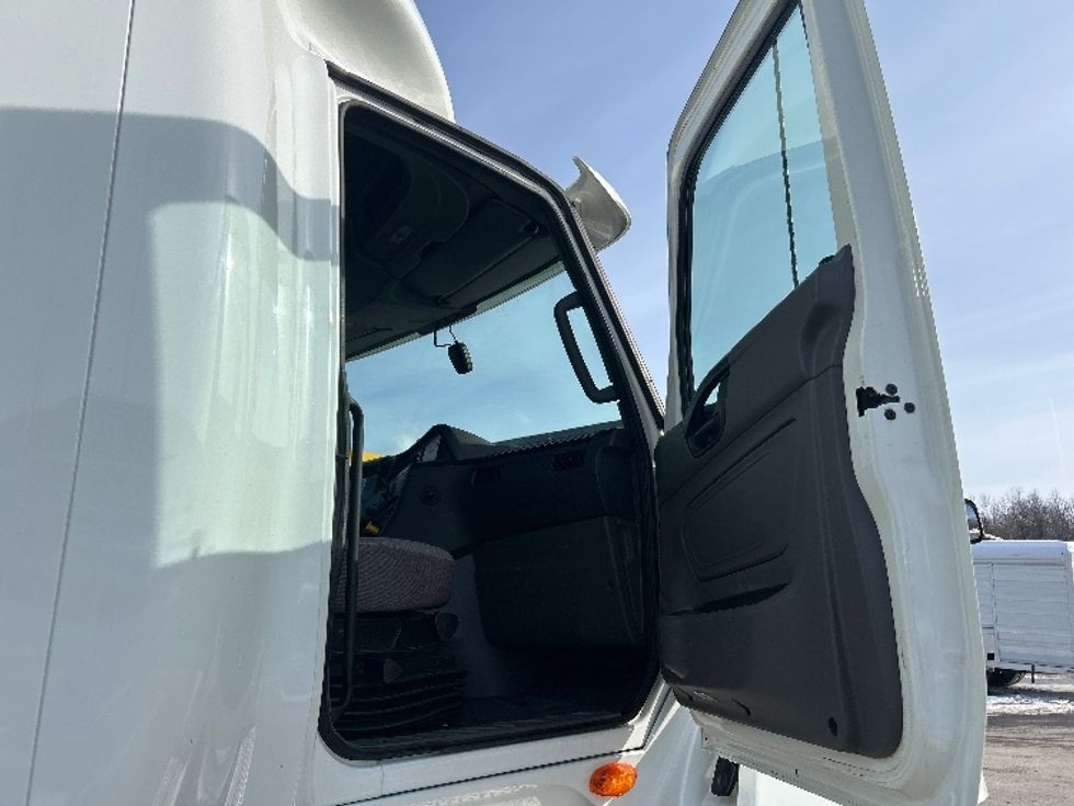 Sleeper Tractor-Heavy Duty Tractors-International-2022-LT625-Jessup-PA-491,586\n\t\tmiles-$ 51,250 - Image 13