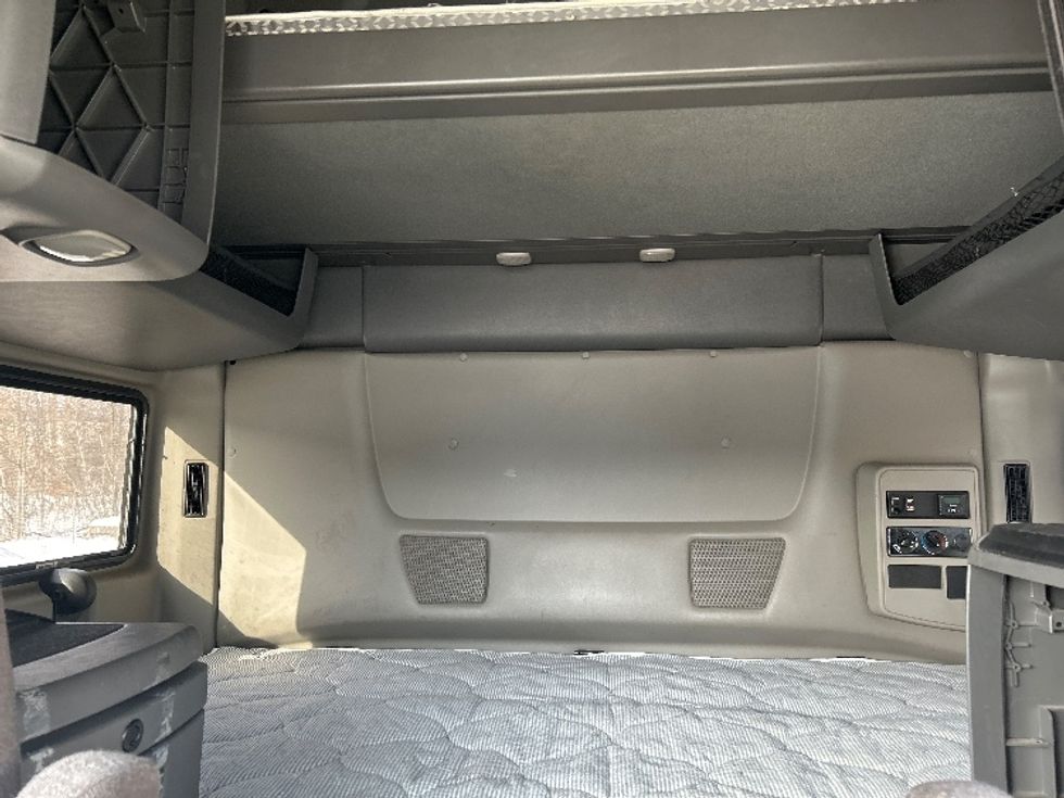 Sleeper Tractor-Heavy Duty Tractors-International-2022-LT625-Jessup-PA-491,586\n\t\tmiles-$ 51,250 - Image 16