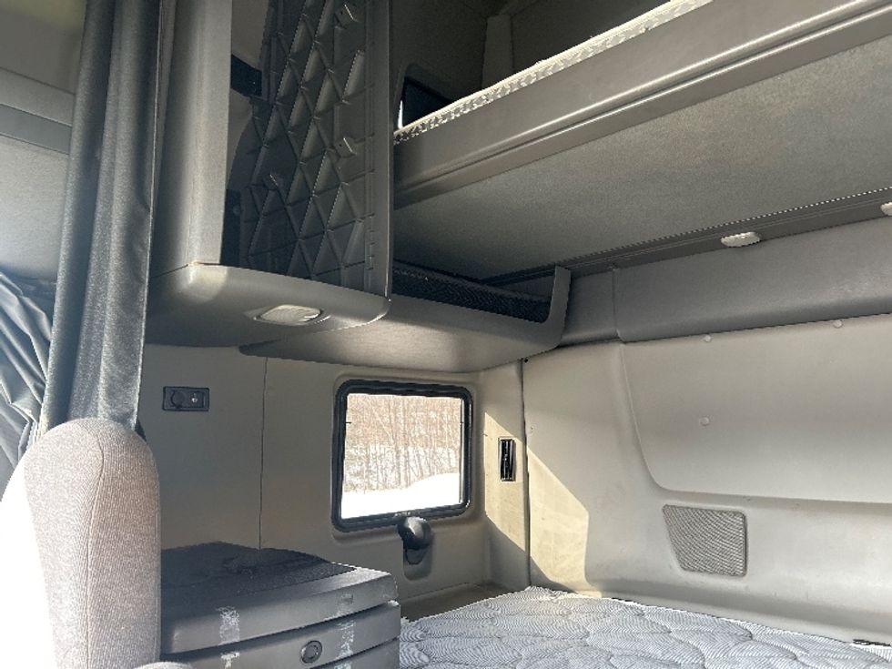 Sleeper Tractor-Heavy Duty Tractors-International-2022-LT625-Jessup-PA-491,586\n\t\tmiles-$ 51,250 - Image 18