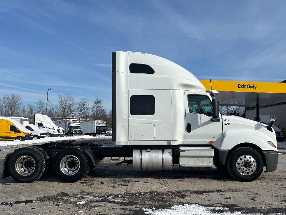 Sleeper Tractor-Heavy Duty Tractors-International-2022-LT625-Jessup-PA-491,586\n\t\tmiles-$ 51,250 - Image 8