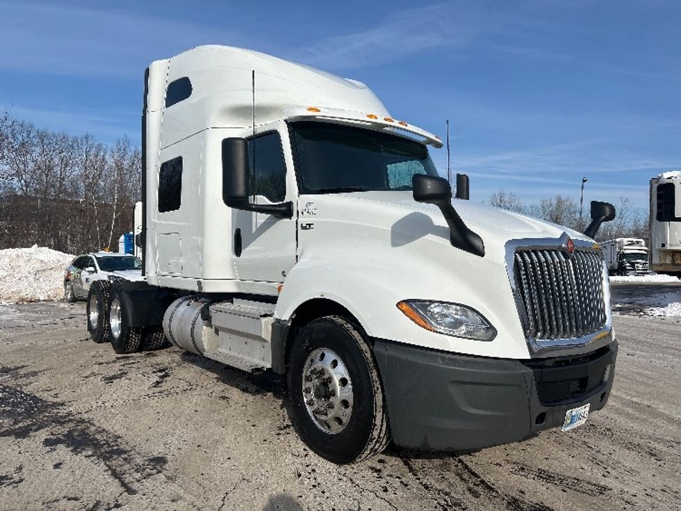 Sleeper Tractor-Heavy Duty Tractors-International-2022-LT625-Jessup-PA-515,903\n\t\tmiles-$ 52,250 - Image 1
