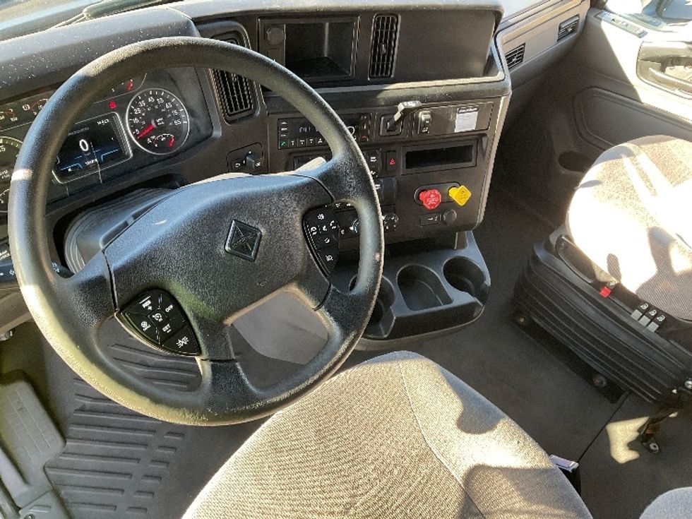 Sleeper Tractor-Heavy Duty Tractors-International-2022-LT625-Jessup-PA-535,479\n\t\tmiles-$ 57,500 - Image 10