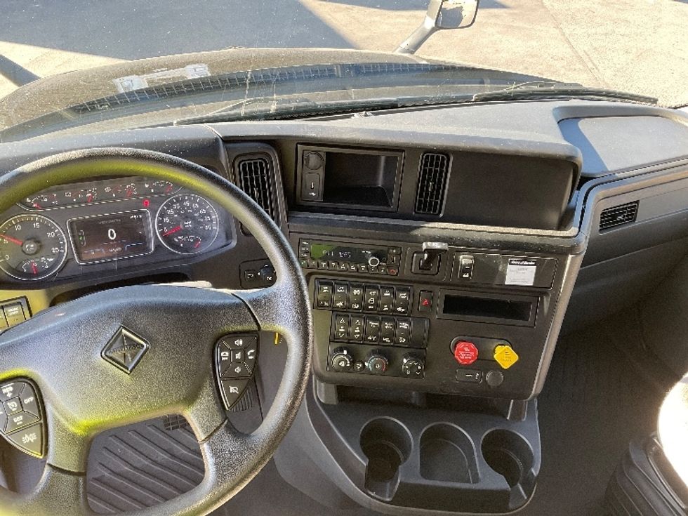 Sleeper Tractor-Heavy Duty Tractors-International-2022-LT625-Jessup-PA-535,479\n\t\tmiles-$ 57,500 - Image 11