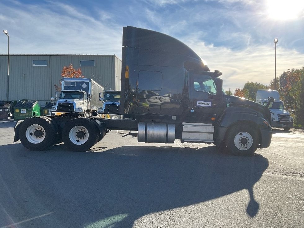 Sleeper Tractor-Heavy Duty Tractors-International-2022-LT625-Jessup-PA-535,479\n\t\tmiles-$ 57,500 - Image 8