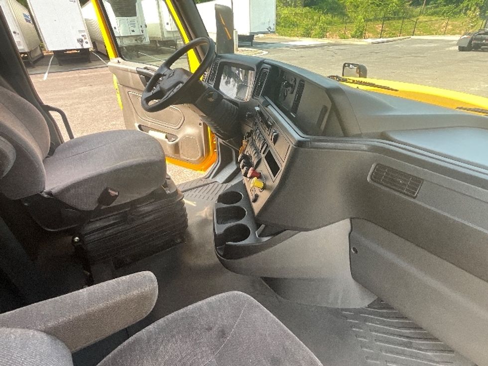 Sleeper Tractor-Heavy Duty Tractors-International-2022-LT625-Jonesboro-GA-277,202\n\t\tmiles-$ 78,000 - Image 15