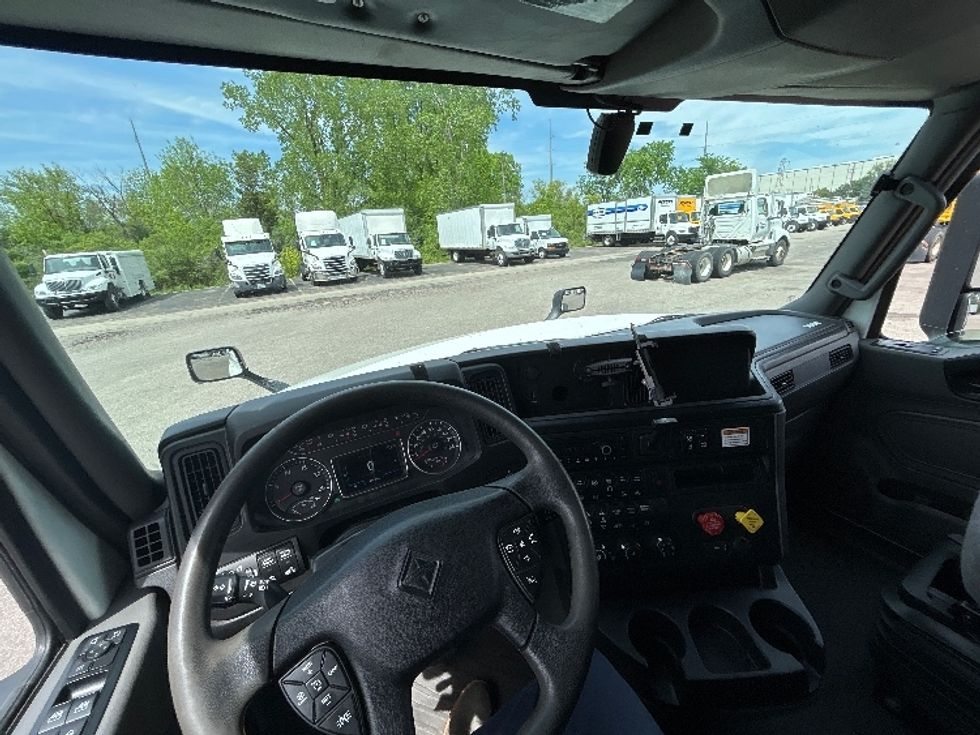 Sleeper Tractor-Heavy Duty Tractors-International-2022-LT625-Kalamazoo-MI-415,969\n\t\tmiles-$ 60,750 - Image 11
