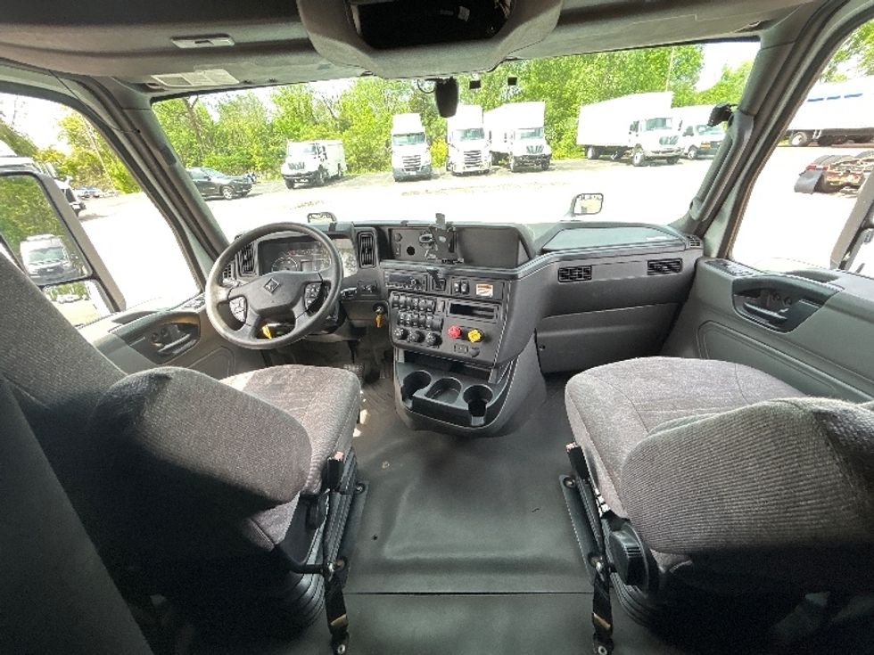Sleeper Tractor-Heavy Duty Tractors-International-2022-LT625-Kalamazoo-MI-415,969\n\t\tmiles-$ 60,750 - Image 12