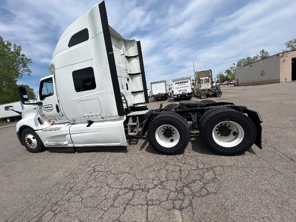 Sleeper Tractor-Heavy Duty Tractors-International-2022-LT625-Kalamazoo-MI-415,969\n\t\tmiles-$ 60,750 - Image 22