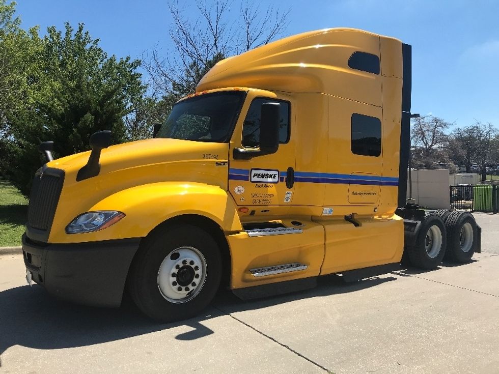 Sleeper Tractor-Heavy Duty Tractors-International-2022-LT625-Kansas City-MO-547,386\n\t\tmiles-$ 45,250 - Image 1