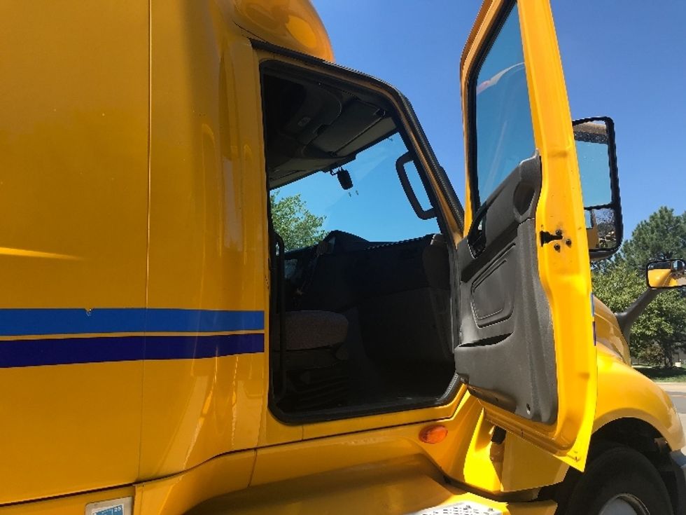 Sleeper Tractor-Heavy Duty Tractors-International-2022-LT625-Kansas City-MO-547,386\n\t\tmiles-$ 45,250 - Image 13