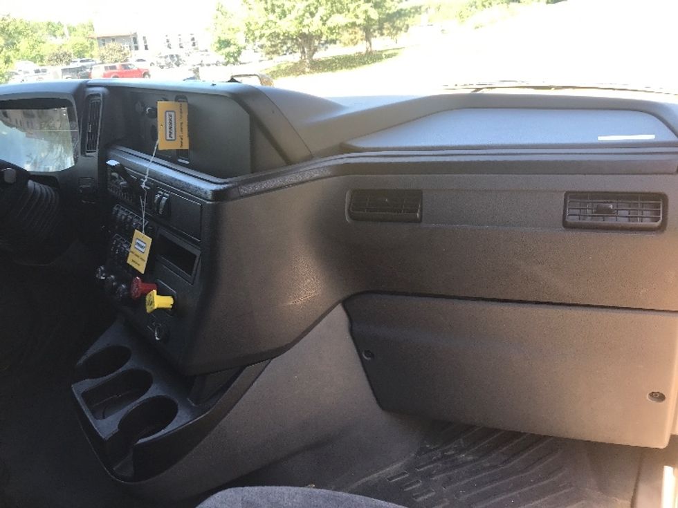 Sleeper Tractor-Heavy Duty Tractors-International-2022-LT625-Kansas City-MO-547,386\n\t\tmiles-$ 45,250 - Image 14