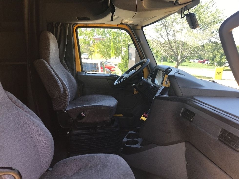 Sleeper Tractor-Heavy Duty Tractors-International-2022-LT625-Kansas City-MO-547,386\n\t\tmiles-$ 45,250 - Image 15