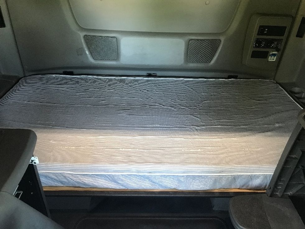 Sleeper Tractor-Heavy Duty Tractors-International-2022-LT625-Kansas City-MO-547,386\n\t\tmiles-$ 45,250 - Image 17