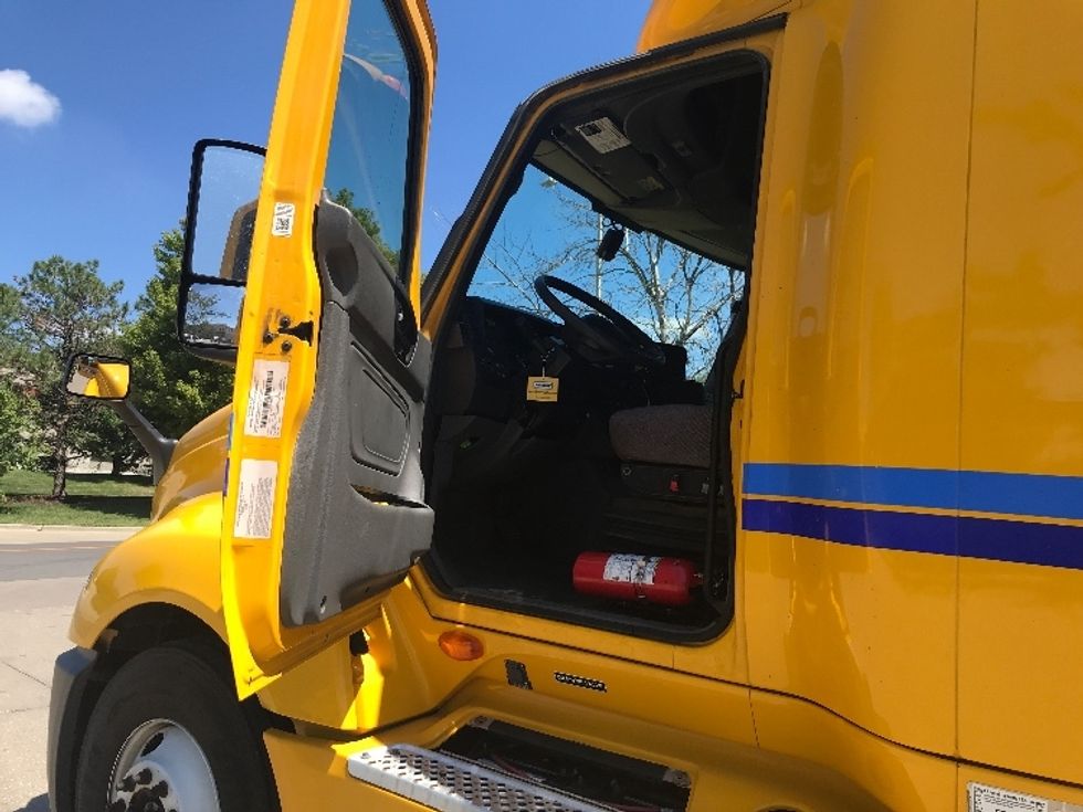 Sleeper Tractor-Heavy Duty Tractors-International-2022-LT625-Kansas City-MO-547,386\n\t\tmiles-$ 45,250 - Image 9