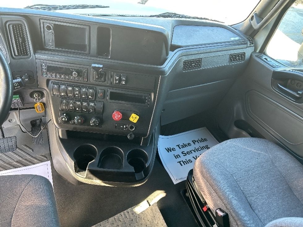 Sleeper Tractor-Heavy Duty Tractors-International-2022-LT625-Katy-TX-360,927\n\t\tmiles-$ 71,500 - Image 11