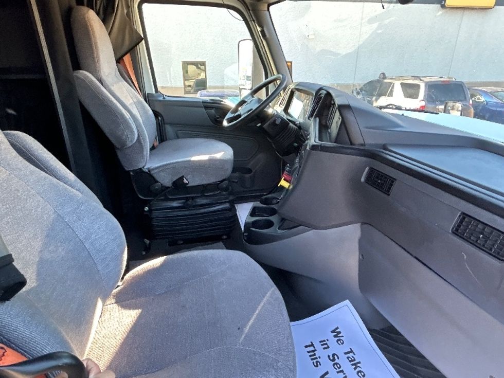 Sleeper Tractor-Heavy Duty Tractors-International-2022-LT625-Katy-TX-360,927\n\t\tmiles-$ 71,500 - Image 14