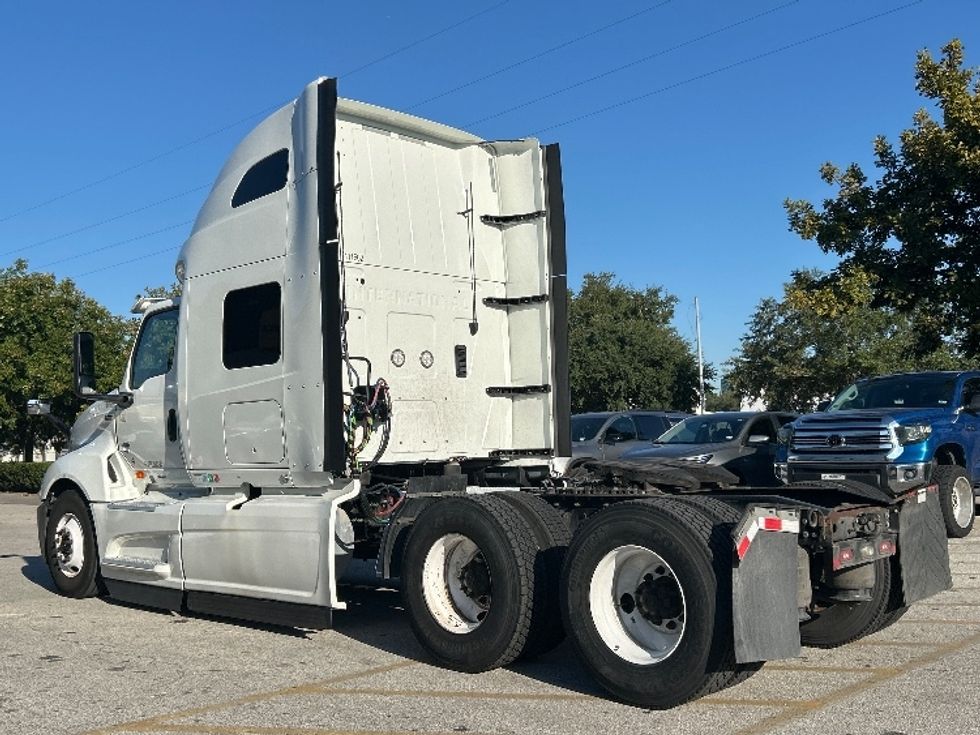 Sleeper Tractor-Heavy Duty Tractors-International-2022-LT625-Katy-TX-360,927\n\t\tmiles-$ 71,500 - Image 5