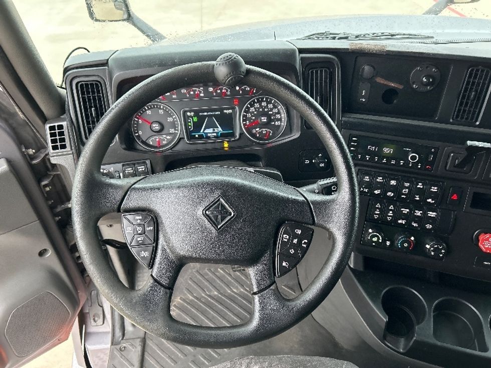 Sleeper Tractor-Heavy Duty Tractors-International-2022-LT625-Katy-TX-364,999\n\t\tmiles-$ 48,250 - Image 11