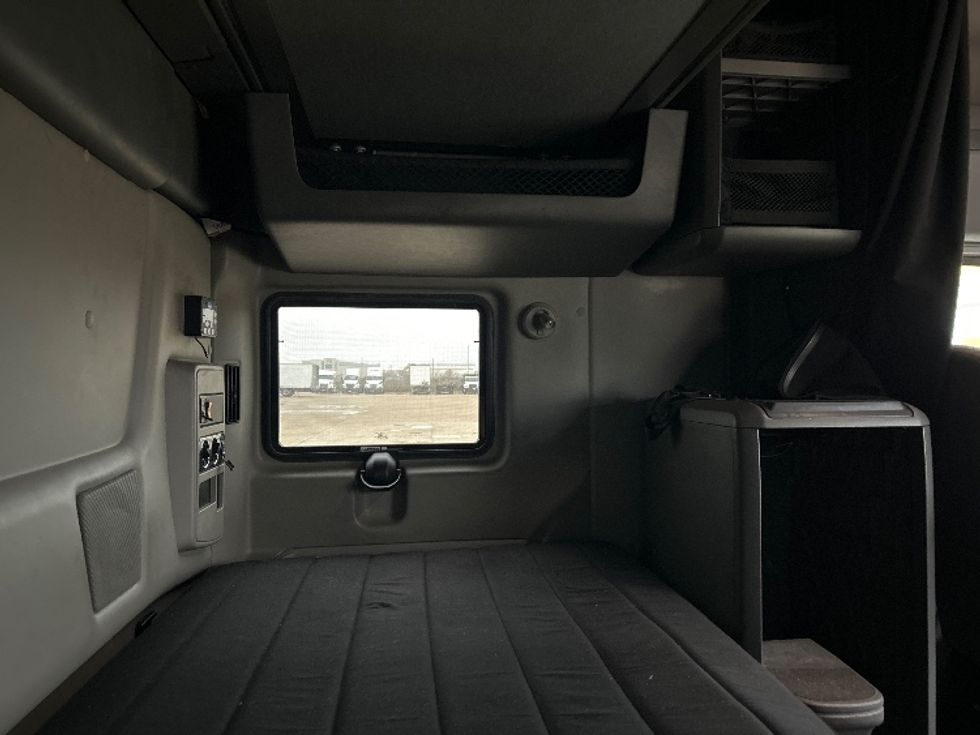 Sleeper Tractor-Heavy Duty Tractors-International-2022-LT625-Katy-TX-364,999\n\t\tmiles-$ 48,250 - Image 18