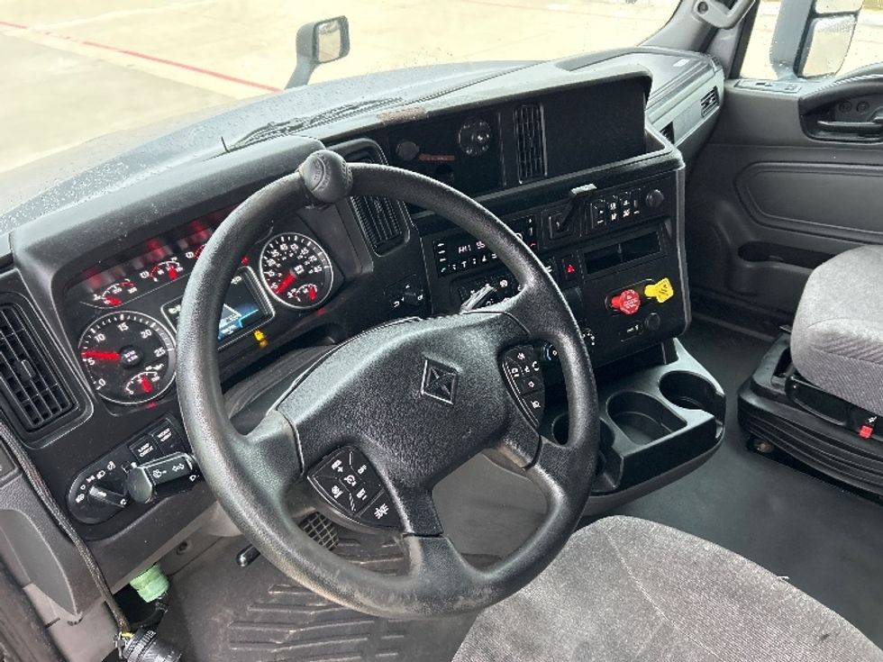 Sleeper Tractor-Heavy Duty Tractors-International-2022-LT625-Katy-TX-373,616\n\t\tmiles-$ 48,750 - Image 10