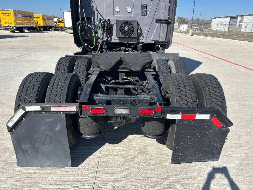 Sleeper Tractor-Heavy Duty Tractors-International-2022-LT625-Katy-TX-373,616\n\t\tmiles-$ 48,750 - Image 6