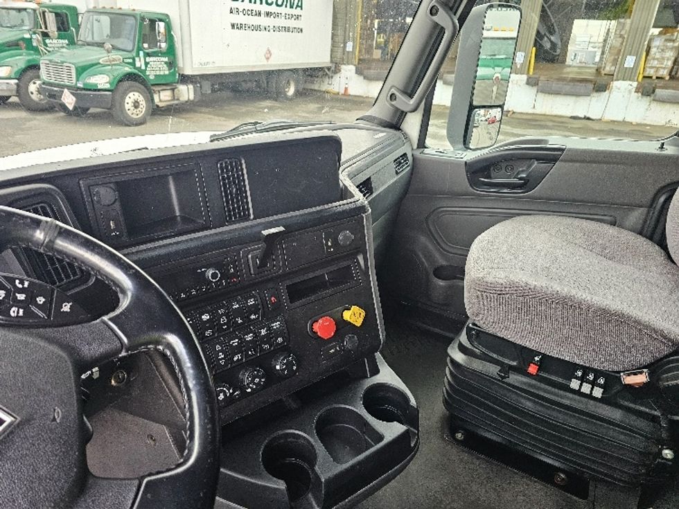 Sleeper Tractor-Heavy Duty Tractors-International-2022-LT625-Kearny-NJ-311,035\n\t\tmiles-$ 52,000 - Image 10
