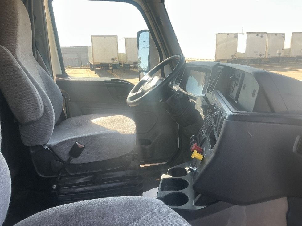 Sleeper Tractor-Heavy Duty Tractors-International-2022-LT625-Kentwood-MI-400,231\n\t\tmiles-$ 63,000 - Image 15