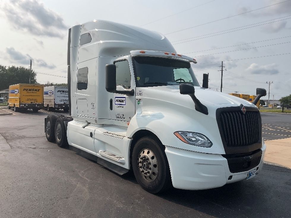 Sleeper Tractor-Heavy Duty Tractors-International-2022-LT625-La Porte-IN-413,823\n\t\tmiles-$ 67,750 - Image 1
