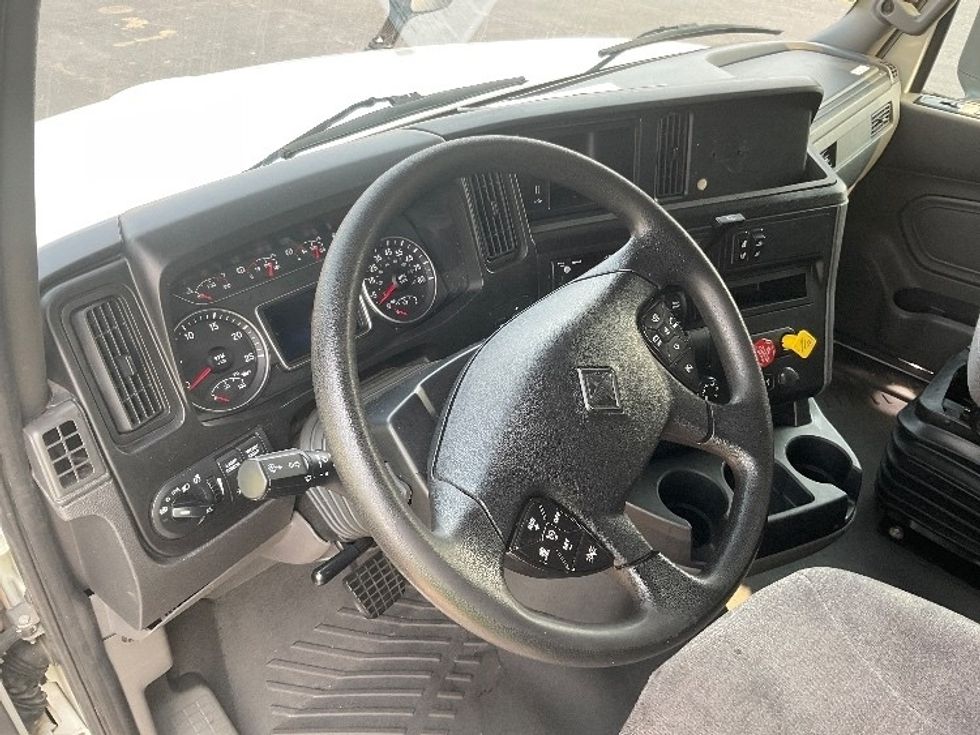 Sleeper Tractor-Heavy Duty Tractors-International-2022-LT625-La Porte-IN-413,823\n\t\tmiles-$ 67,750 - Image 10