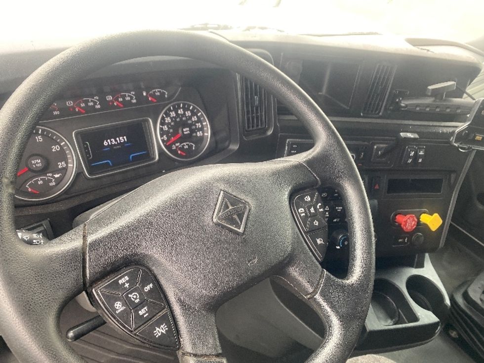 Sleeper Tractor-Heavy Duty Tractors-International-2022-LT625-Laredo-TX-613,153\n\t\tmiles-$ 42,500 - Image 11