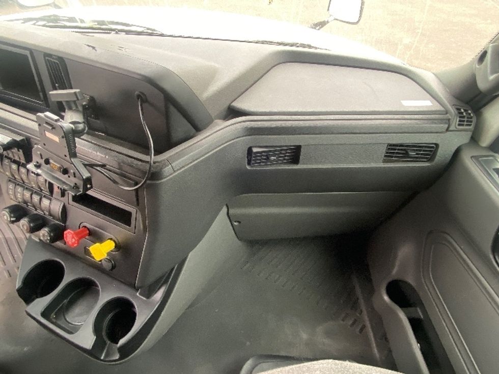 Sleeper Tractor-Heavy Duty Tractors-International-2022-LT625-Laredo-TX-613,153\n\t\tmiles-$ 42,500 - Image 14