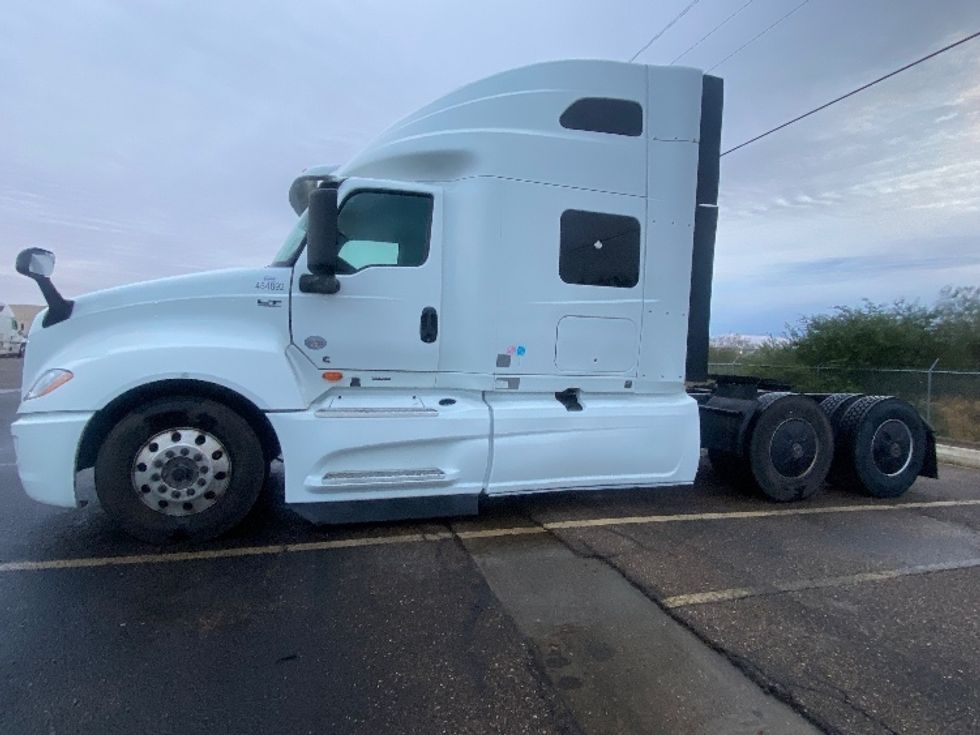 Sleeper Tractor-Heavy Duty Tractors-International-2022-LT625-Laredo-TX-613,153\n\t\tmiles-$ 42,500 - Image 4