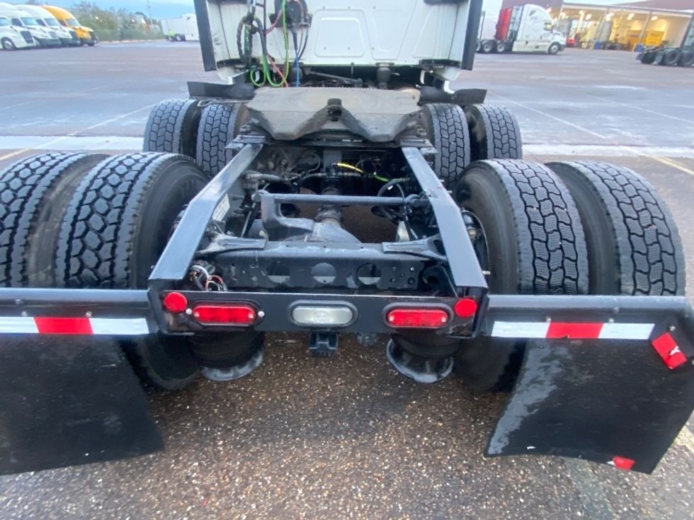 Sleeper Tractor-Heavy Duty Tractors-International-2022-LT625-Laredo-TX-613,153\n\t\tmiles-$ 42,500 - Image 6