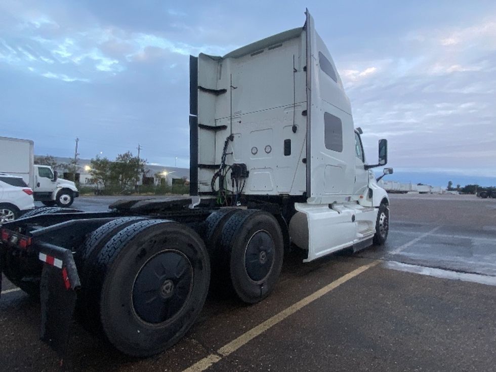 Sleeper Tractor-Heavy Duty Tractors-International-2022-LT625-Laredo-TX-613,153\n\t\tmiles-$ 42,500 - Image 7