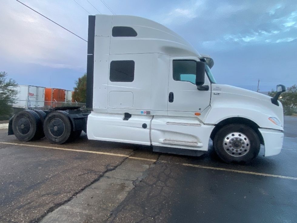 Sleeper Tractor-Heavy Duty Tractors-International-2022-LT625-Laredo-TX-613,153\n\t\tmiles-$ 42,500 - Image 8