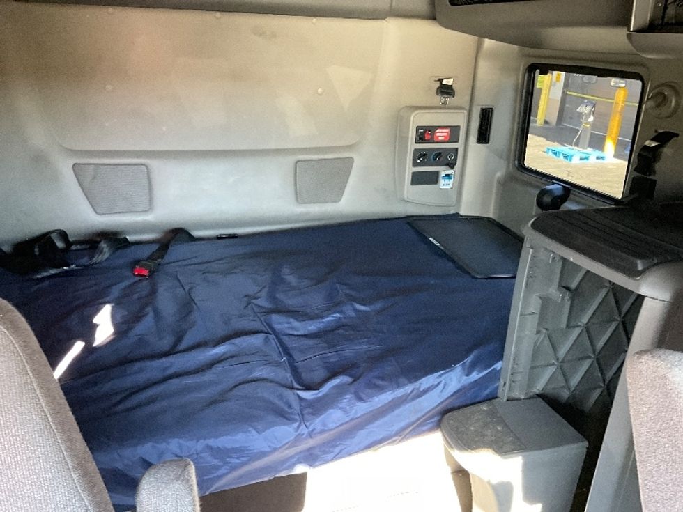 Sleeper Tractor-Heavy Duty Tractors-International-2022-LT625-Las Vegas-NV-348,712\n\t\tmiles-$ 71,000 - Image 16