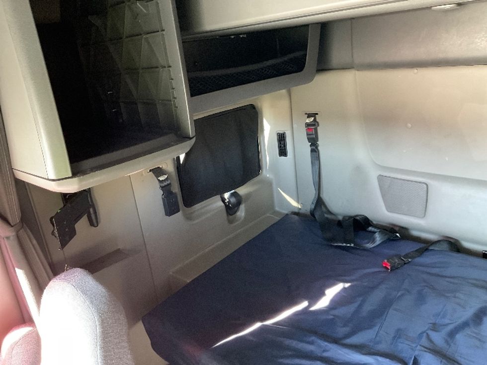 Sleeper Tractor-Heavy Duty Tractors-International-2022-LT625-Las Vegas-NV-348,712\n\t\tmiles-$ 71,000 - Image 19