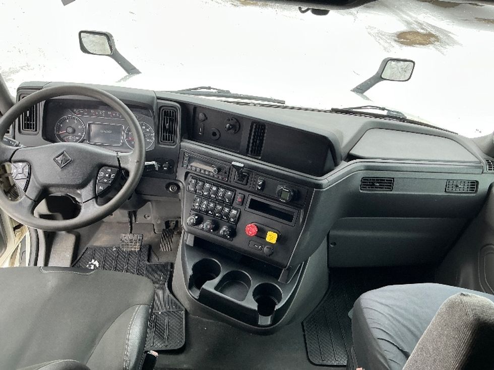 Sleeper Tractor-Heavy Duty Tractors-International-2022-LT625-Lethbridge-AB-626,143\n\t\tkm-$ 87,500 - Image 12
