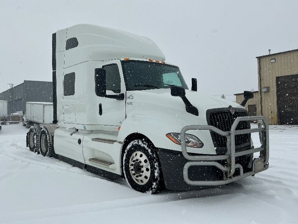 Sleeper Tractor-Heavy Duty Tractors-International-2022-LT625-Lethbridge-AB-679,351\n\t\tkm-$ 80,750 - Image 1
