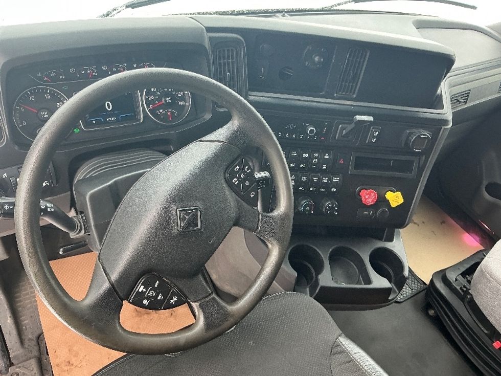 Sleeper Tractor-Heavy Duty Tractors-International-2022-LT625-Lethbridge-AB-679,351\n\t\tkm-$ 80,750 - Image 11