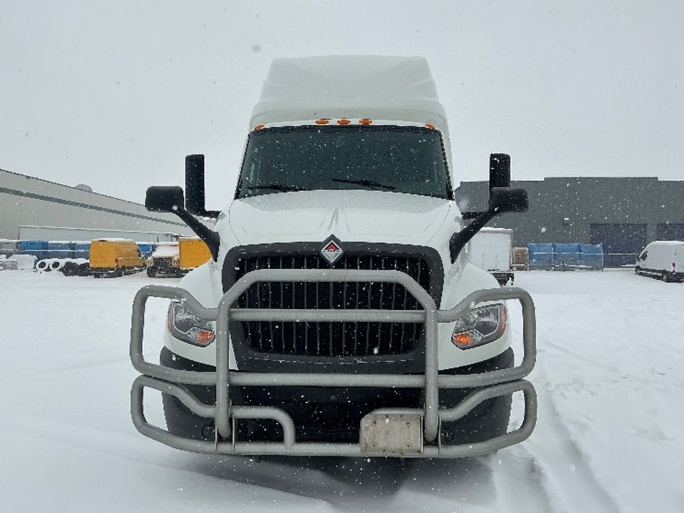 Sleeper Tractor-Heavy Duty Tractors-International-2022-LT625-Lethbridge-AB-679,351\n\t\tkm-$ 80,750 - Image 2