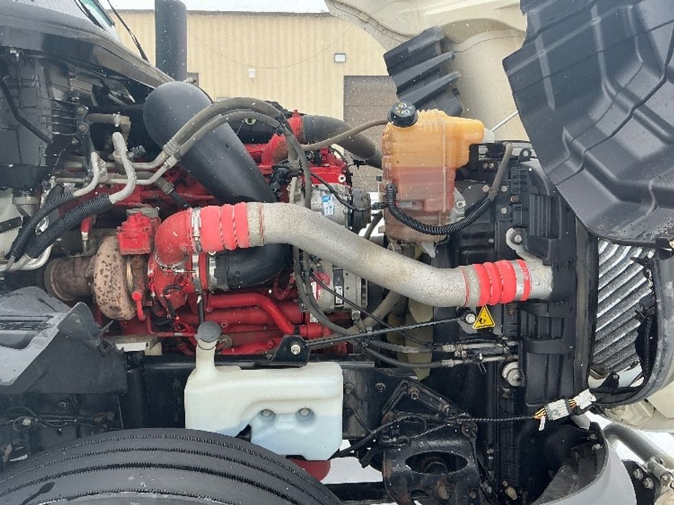 Sleeper Tractor-Heavy Duty Tractors-International-2022-LT625-Lethbridge-AB-679,351\n\t\tkm-$ 80,750 - Image 20