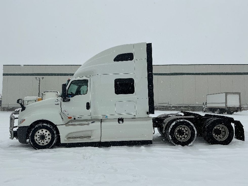 Sleeper Tractor-Heavy Duty Tractors-International-2022-LT625-Lethbridge-AB-679,351\n\t\tkm-$ 80,750 - Image 4