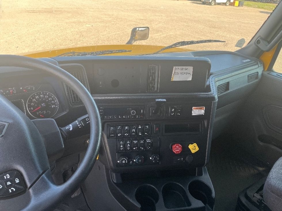 Sleeper Tractor-Heavy Duty Tractors-International-2022-LT625-Lincoln-ND-416,872\n\t\tmiles-$ 55,000 - Image 12