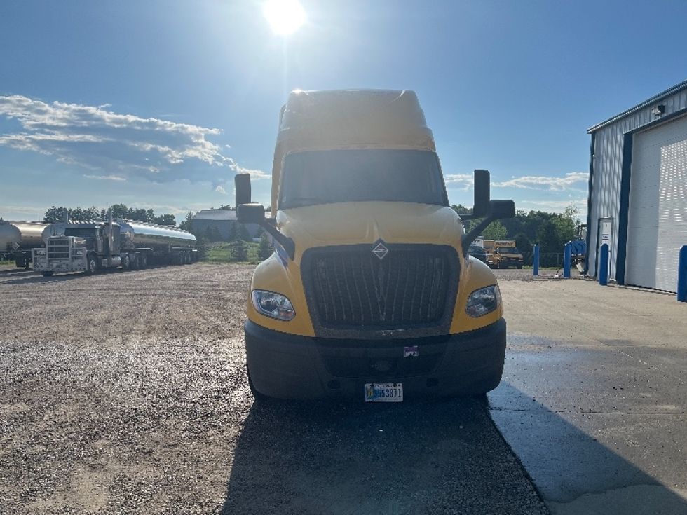 Sleeper Tractor-Heavy Duty Tractors-International-2022-LT625-Lincoln-ND-416,872\n\t\tmiles-$ 55,000 - Image 2