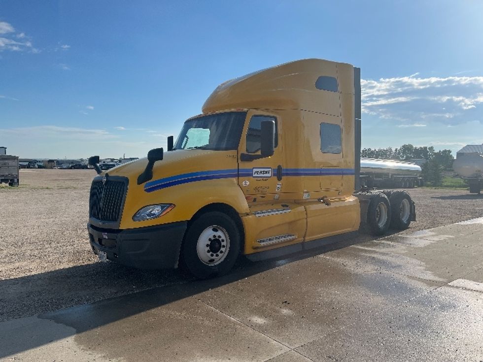 Sleeper Tractor-Heavy Duty Tractors-International-2022-LT625-Lincoln-ND-416,872\n\t\tmiles-$ 55,000 - Image 3